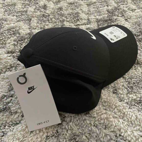 Nike cap - Picture 2 of 3